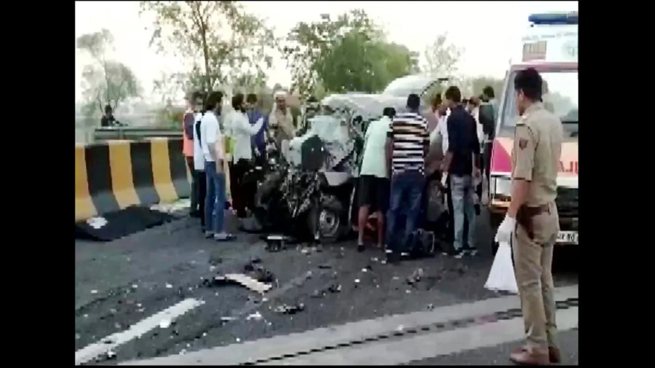 Road Accident In Uttar Pradesh
