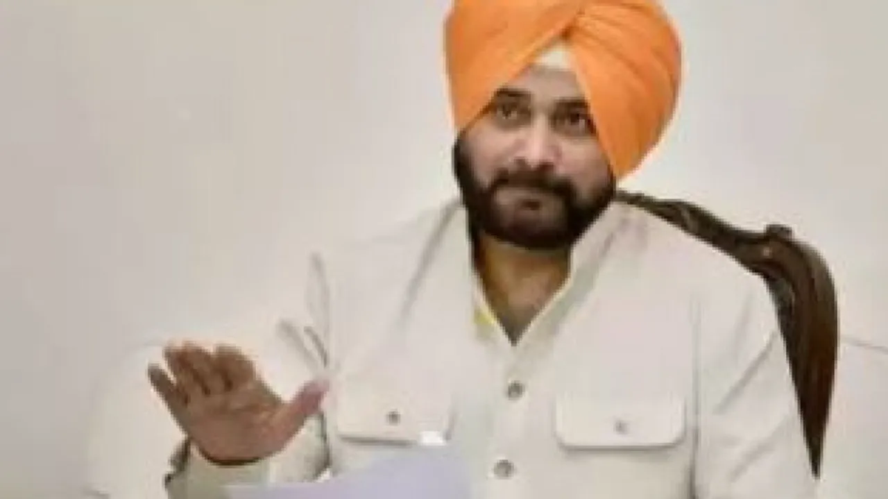 Navjot Singh Sidhu surrenders in court, to be lodged in to be lodged in Patiala jail