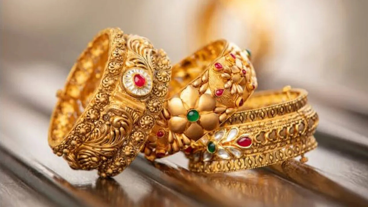 Gold price trade lower: Check gold rates for today