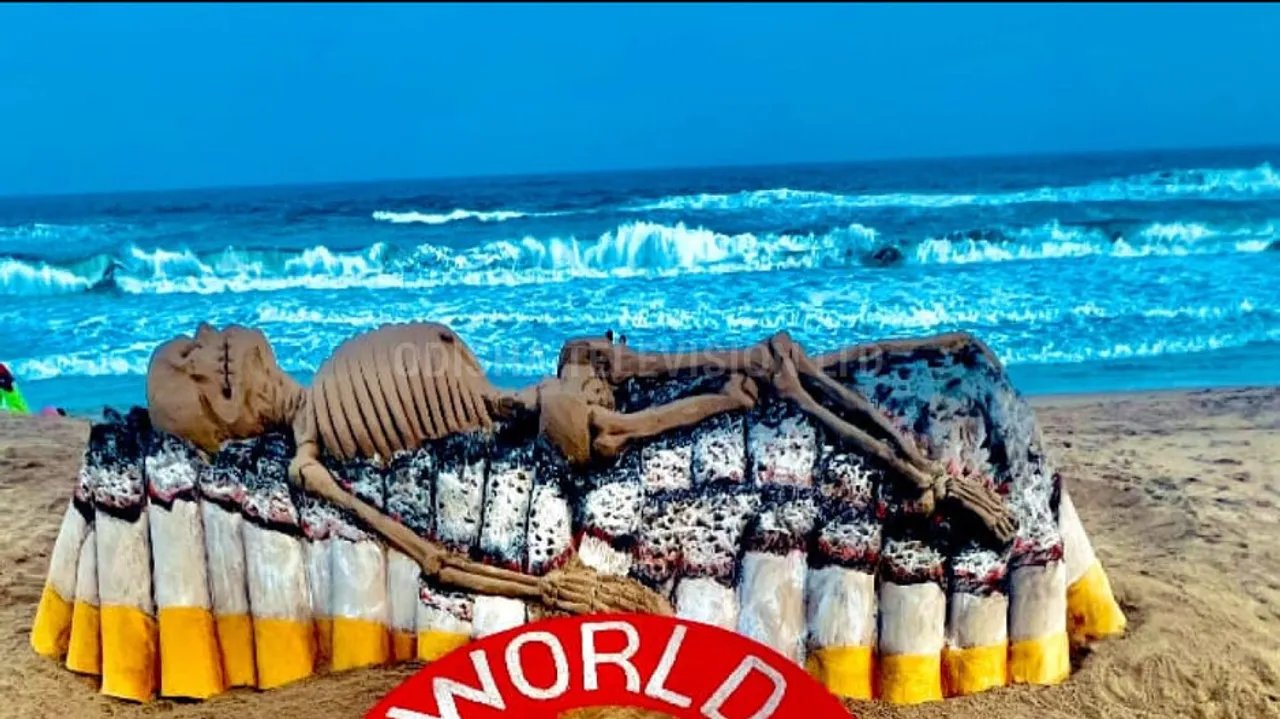 ବାଲୁକା କଳାରେ ତମାଖୁ ବର୍ଜନର ବାର୍ତ୍ତା, ଦେଖନ୍ତୁ କିଛି ଚିତ୍ର...