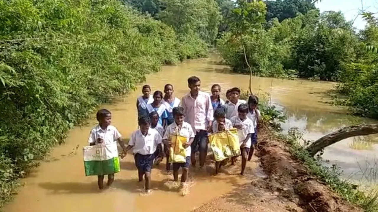 ସୁବର୍ଣ୍ଣରେଖା ବନ୍ୟା ଏବେ ଚିନ୍ତାର କାରଣ ପାଲଟିଛି। ଦେଖିବା କିଛି କରୁଣ ଦୃଶ୍ୟ...