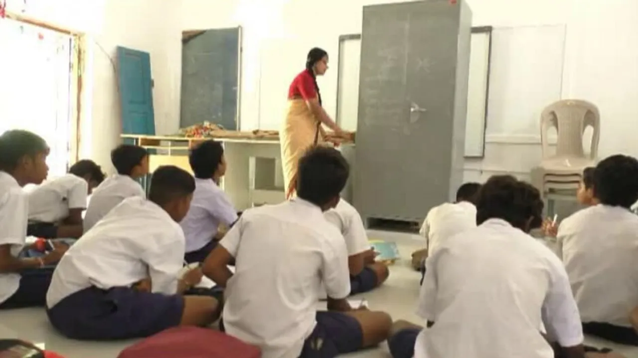 କଳାପଟା ନାହିଁ, ଅଲମାରିକୁ କଳାପଟା ବନେଇ ଦେଇଛନ୍ତି ଏ ଦିଦି।   