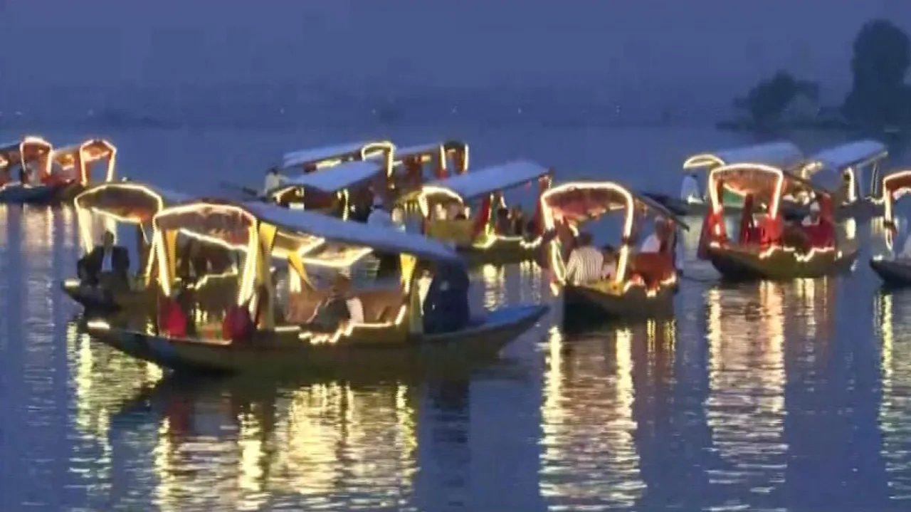 G20 Guest In Kashmir Dal Lake