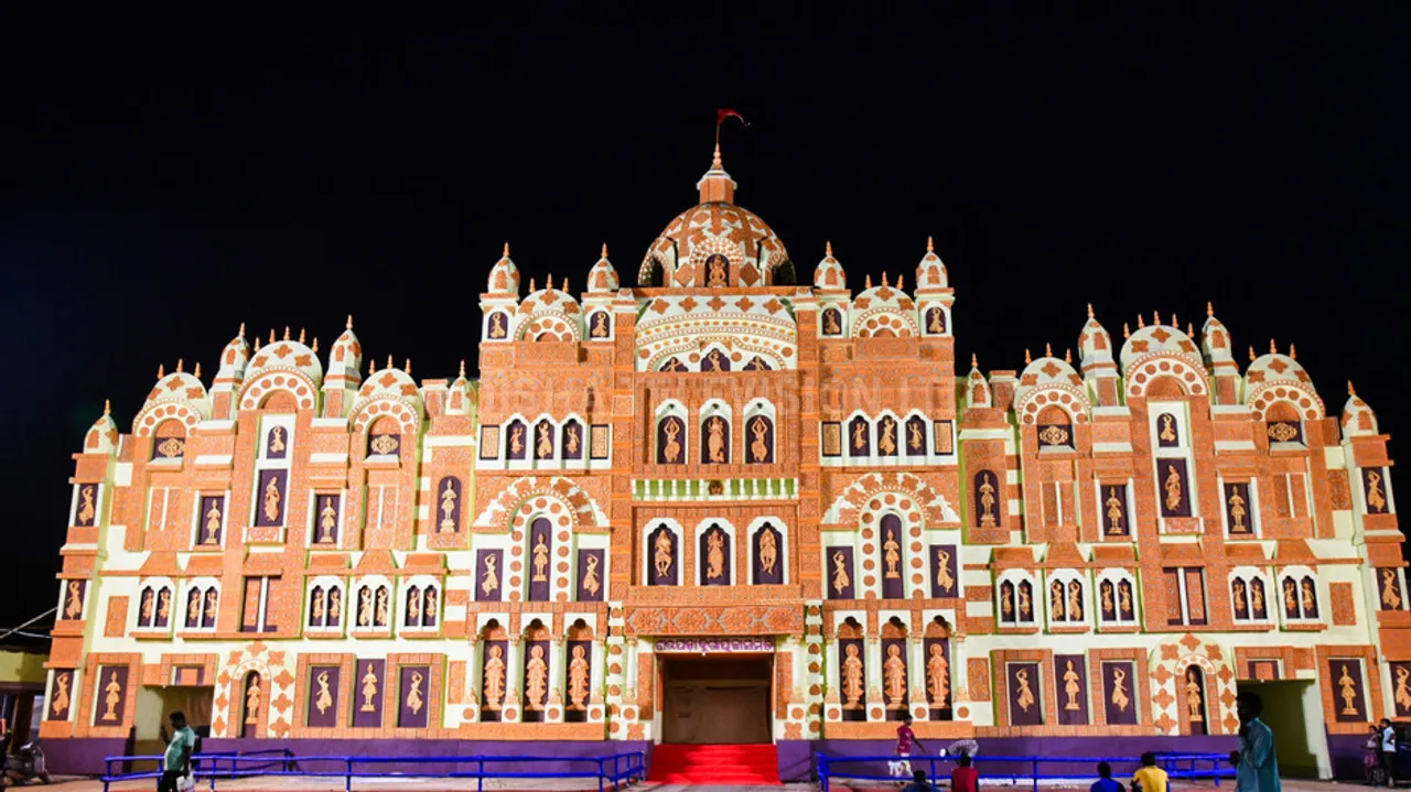 ସବୁଥର ଭଳି ଏଥର ବି ନୂଆ କରିବାର ଝୁଙ୍କରେ ରାଜଧାନୀ; ସୁଉଚ୍ଚ ତୋରଣ ସାଙ୍ଗକୁ ରଙ୍ଗୀନ ଆଲୋକ ସଜ୍ଜା