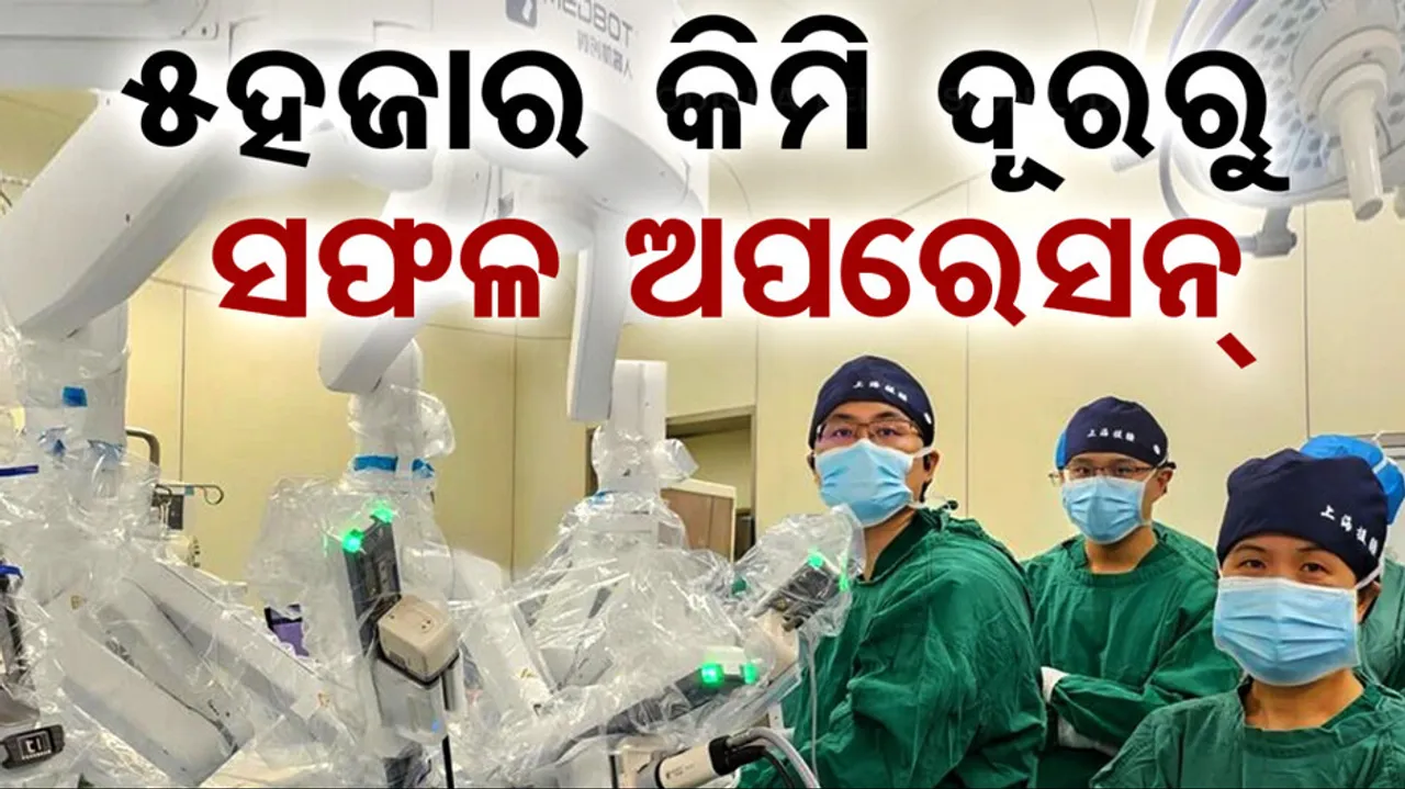 Doctor removes patient’s lung tumor