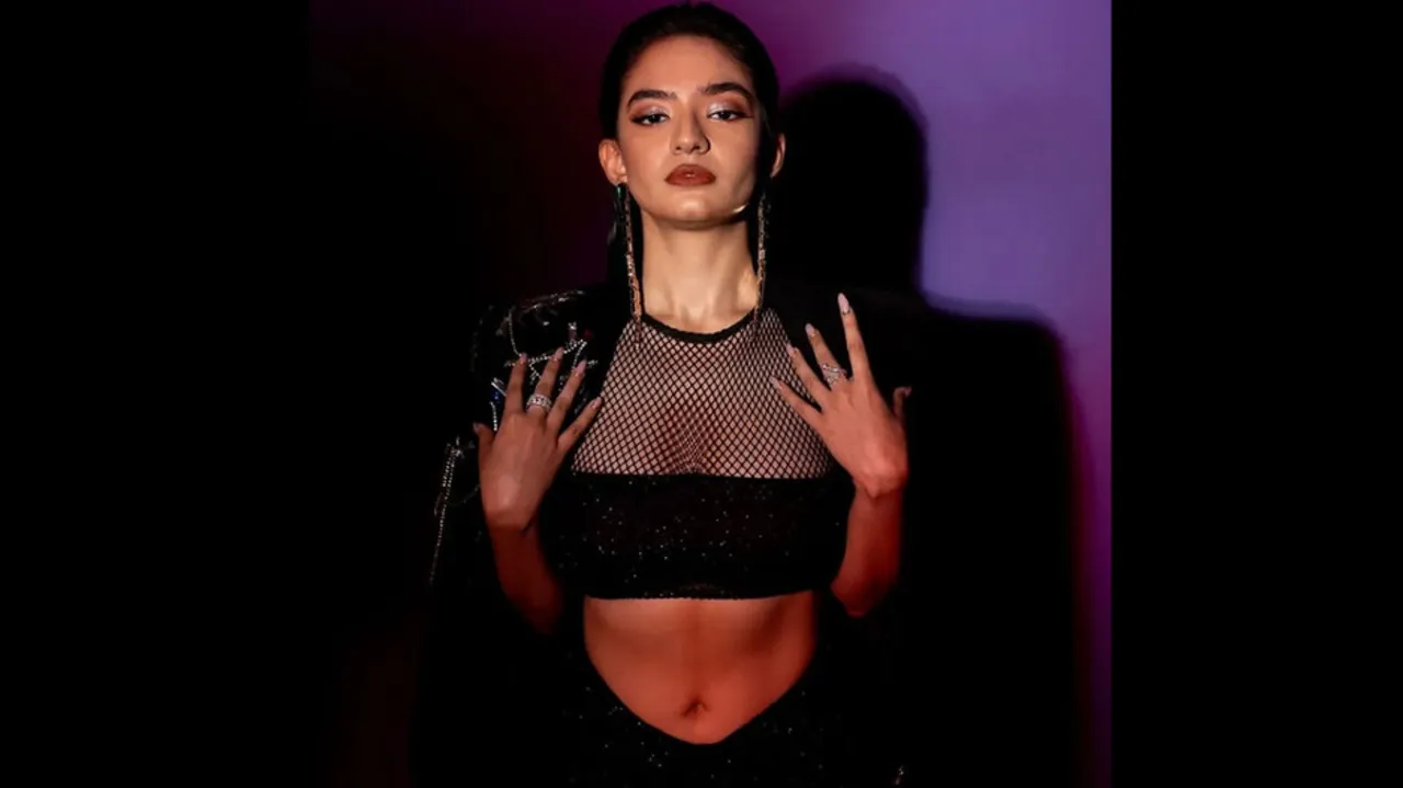 Anushka sen shared photos in stylish black outfit