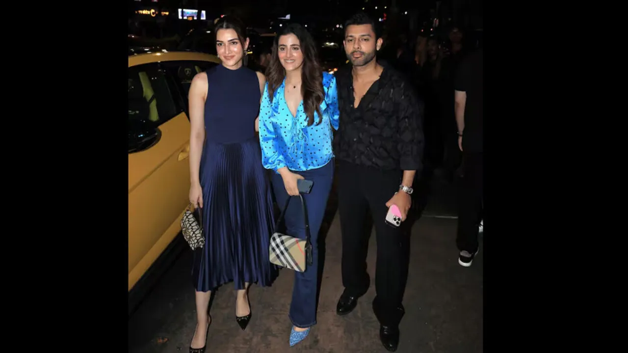 Kriti Sanon spotted on a dinner date seen with sister nupur