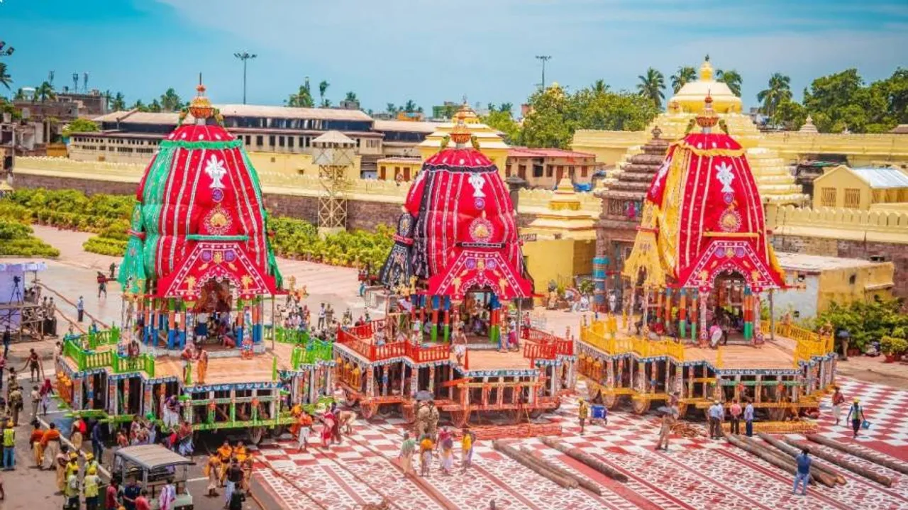 ଆଜ୍ଞାମାଳ ବିଜେ ପରେ ସିଂହଦ୍ୱାର ସାମ୍ନାରେ ଲାଗିଲା ୩ ରଥ