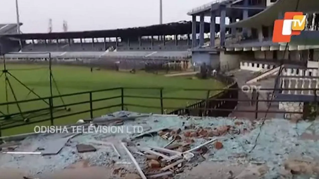 ‘ଫୋନି’ ମାଡ଼ରେ ଧ୍ୱସ୍ତ ବିଧ୍ୱସ୍ତ ବାରବାଟୀ ଷ୍ଟାଡିୟମ୍‌