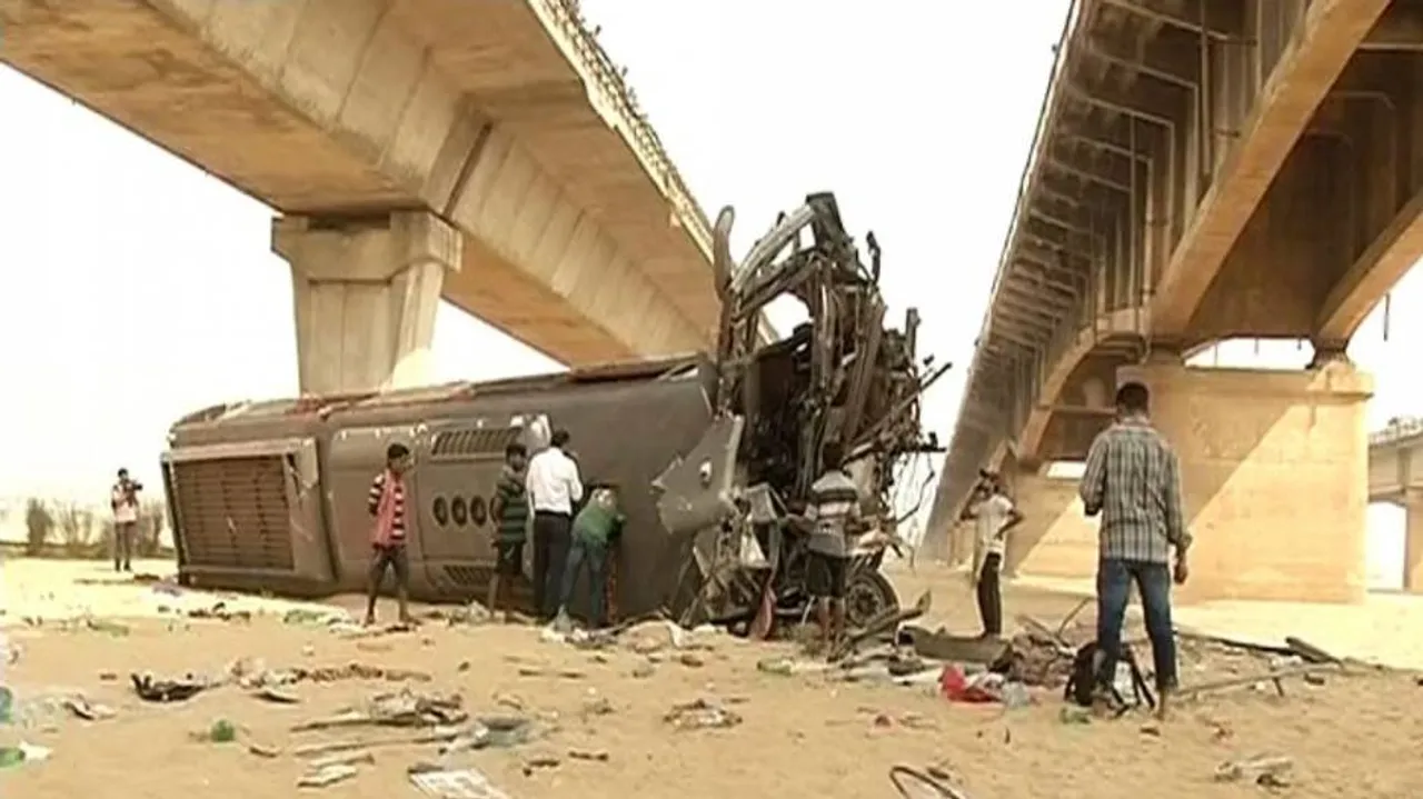 କଟକ ମହାନଦୀ ଦୁର୍ଘଟଣାରେ ବସ୍ ଡ୍ରାଇଭର ନାଁରେ ମାମଲା ରୁଜୁ