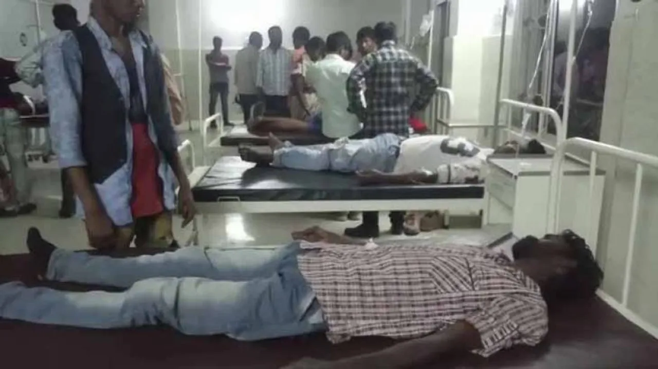 ଟ୍ରକ୍‌କୁ ଧକ୍କା ଦେଲା ବସ୍‌, ୩୦ ଆହତ