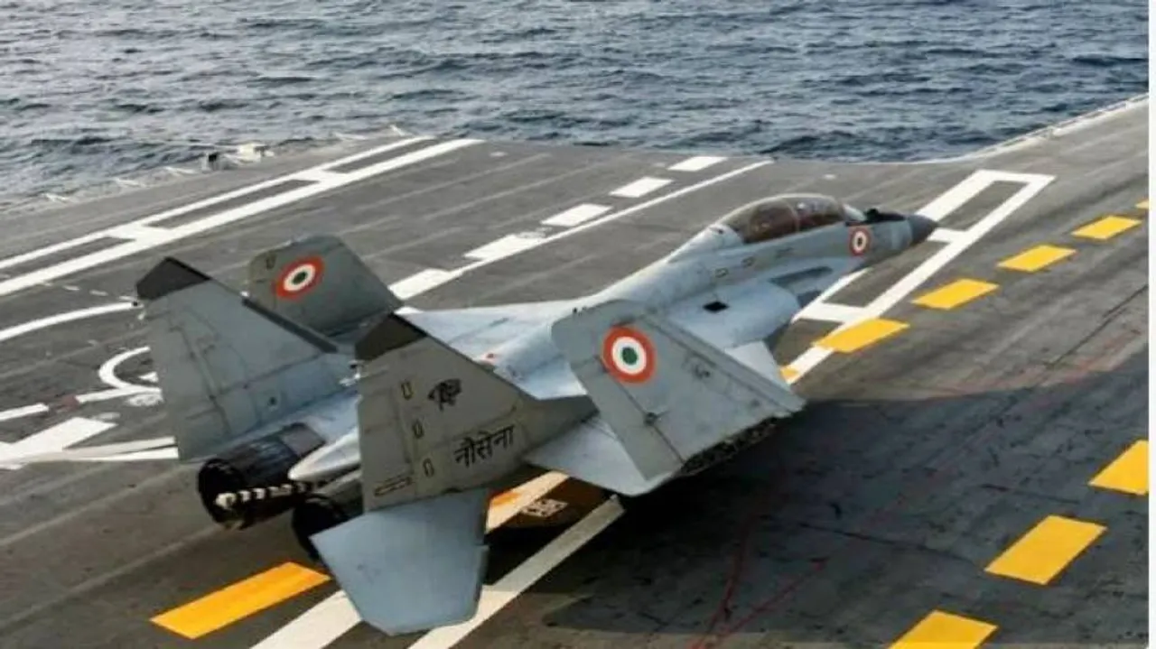 ସମୁଦ୍ର ମଝିରେ ନୌସେନା ବିମାନ ଦୁର୍ଘଟଣାଗ୍ରସ୍ତ