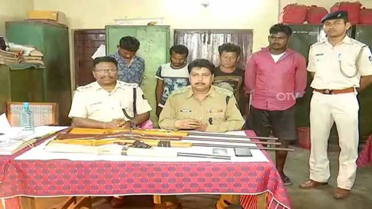 ବେଆଇନ ବନ୍ଧୁକ କାରଖାନା ଠାବ, ୪ ଗିରଫ