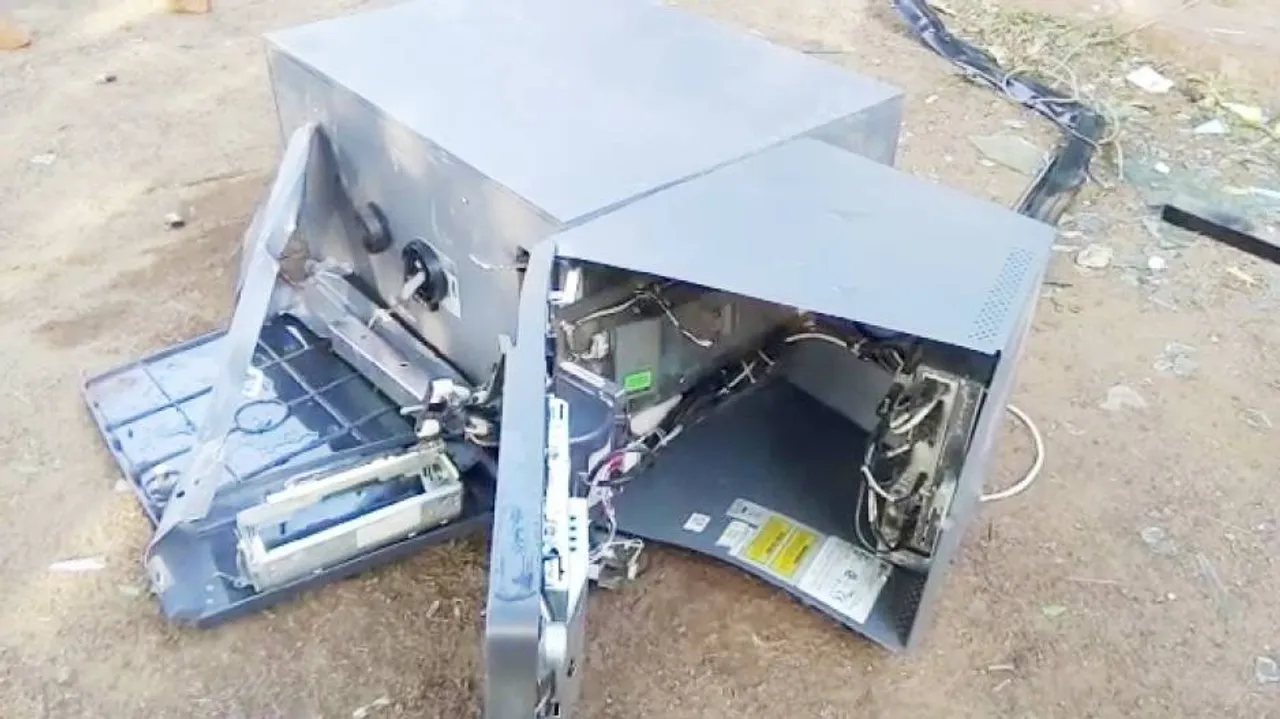 ATMକୁ ତାଡ଼ି ନେଲେ ଦୁର୍ବୃତ୍ତ