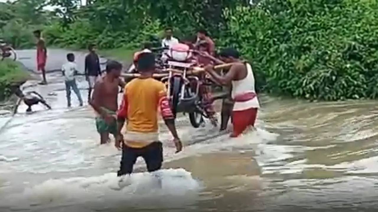 ପୋଲ ଉପରେ ଆଣ୍ଠୁଏ ପାଣି, ଯାତାୟତ ଠପ୍