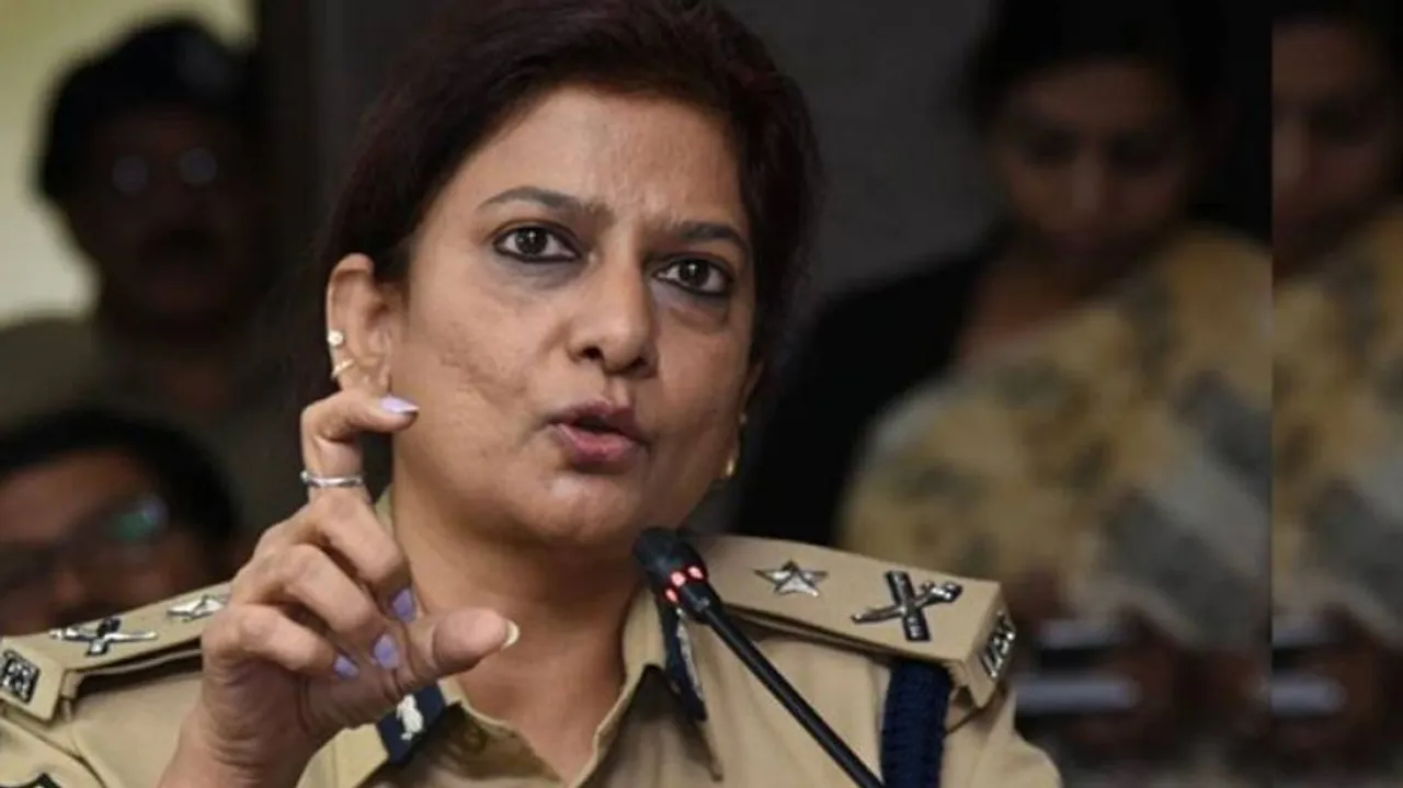 ଶ୍ରୀନଗର ସିଆରପିଏଫ୍ ସେକ୍ଟରର ପ୍ରଥମ ମହିଳା ଆଇଜି ହେଲେ ଚାରୁ ସିହ୍ନା