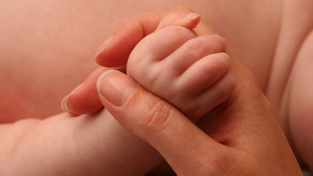 ୧୪ ମାସରେ ୮ ଶିଶୁକନ୍ୟା ଜନ୍ମ କଲେ ୬୫ ବର୍ଷୀୟା ମହିଳା!