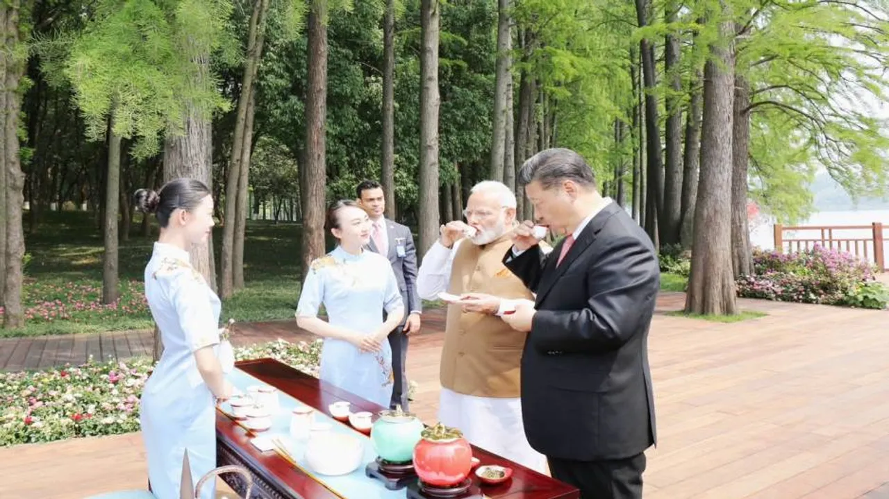 ଚା’ ପିଇଲେ, ଏକାଠି ନୌକାବିହାର କଲେ