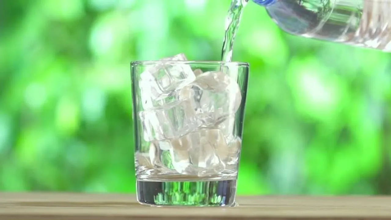 ଖରାଦିନେ ଥଣ୍ଡା ପାଣି ପିଇଲେ ହୋଇଥାଏ ଏହିସବୁ କ୍ଷତି