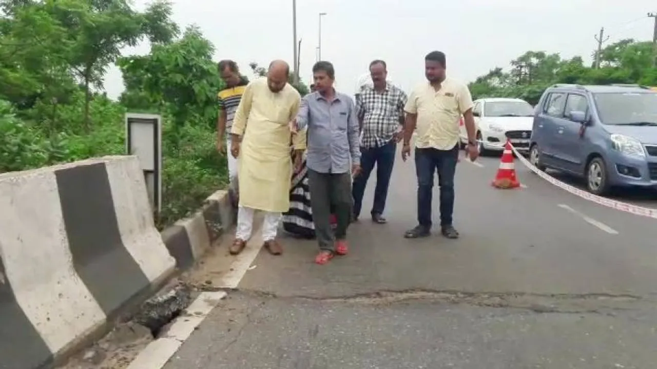 ଦବିଲା କାଠଯୋଡ଼ି ବ୍ରିଜ୍