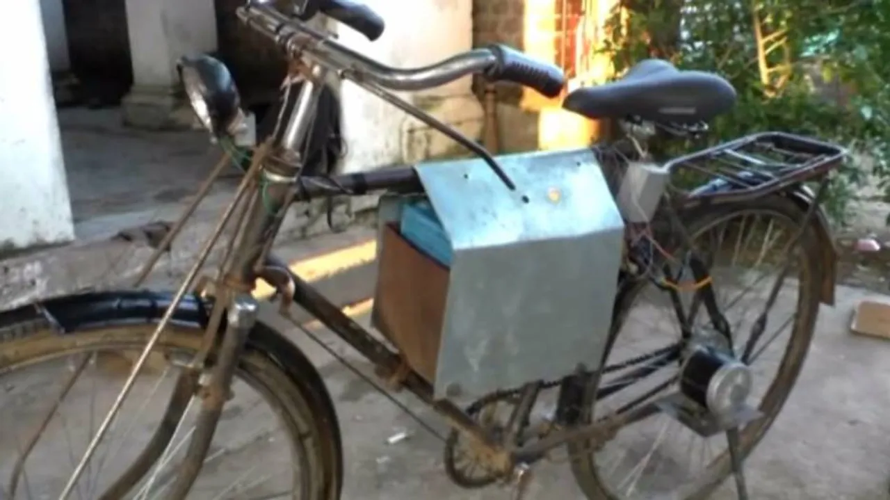 ଏକ୍ସିଲେଟର ମୋଡିଲେ ଚାଲୁଛି ସାଇକେଲ