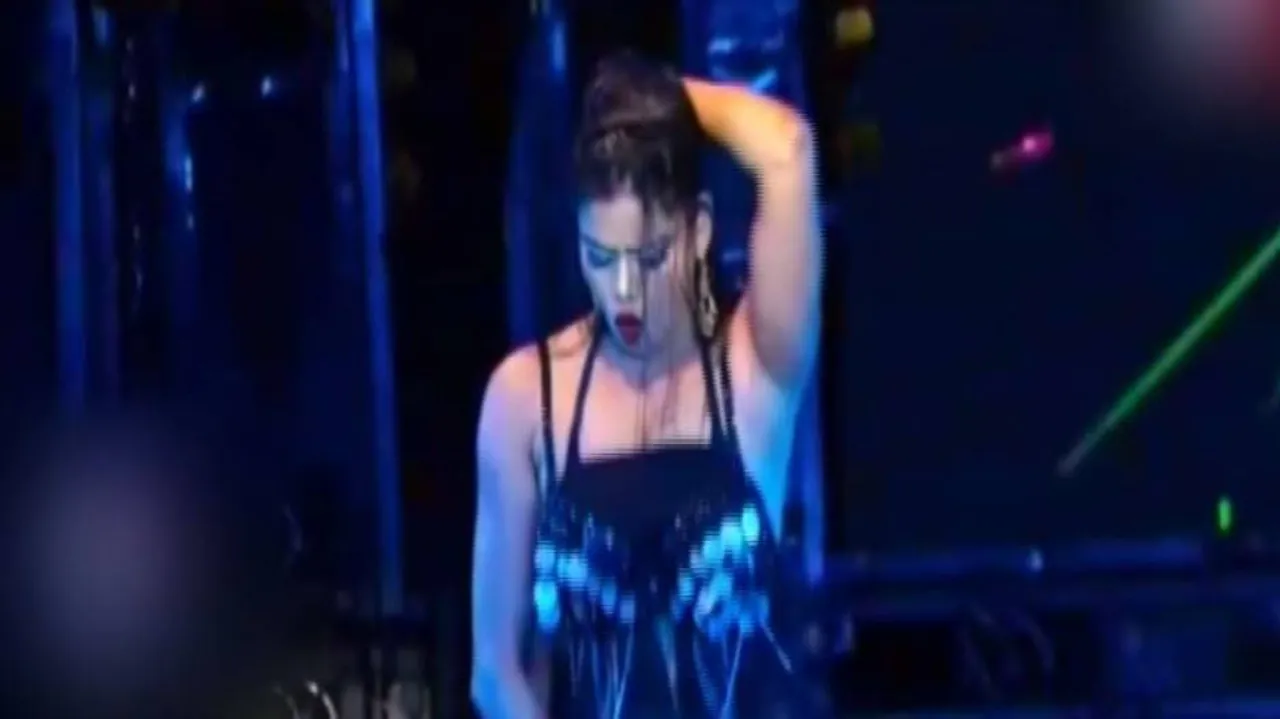 ଖଣ୍ଡଗିରି ଯାତ୍ରାରେ ଅଶ୍ଲୀଳ ଆଇଟମ ଡ଼୍ୟାନସକୁ ନେଇ ଝଡ଼