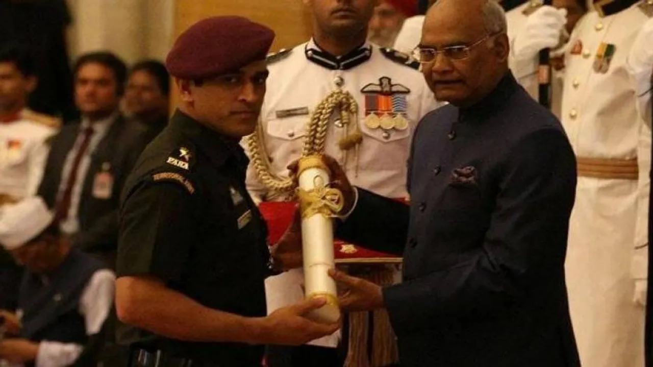 ପଦ୍ମ ଭୂଷଣରେ ସମ୍ମାନିତ ହେଲେ ଧୋନି