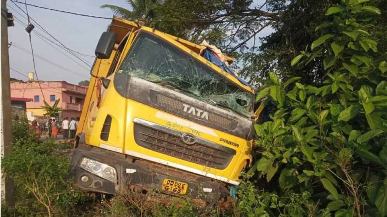 ୭ ଜଣଙ୍କ ଉପରେ ଚଢାଇଦେଇ ଚାଲିଗଲା ଡମ୍ପର