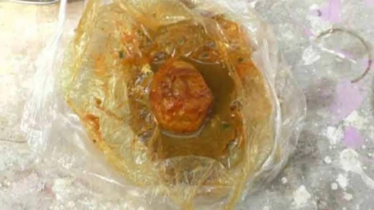 ହୋଟେଲରେ ପ୍ଲାଷ୍ଟିକ ଅଣ୍ଡା ତରକାରୀ ବିକ୍ରି ହେଉଥିବା ଅଭିଯୋଗ !