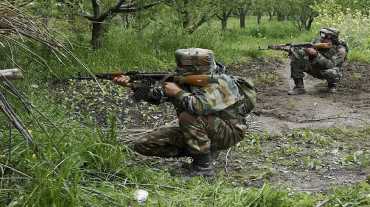 ଗାଡ଼ି ଭିତରେ ଲୁଚି ରହିଥିଲେ ଆତଙ୍କୀ; ସୁରକ୍ଷାକର୍ମୀଙ୍କ ଗୁଳିରେ ୪ ନିପାତ