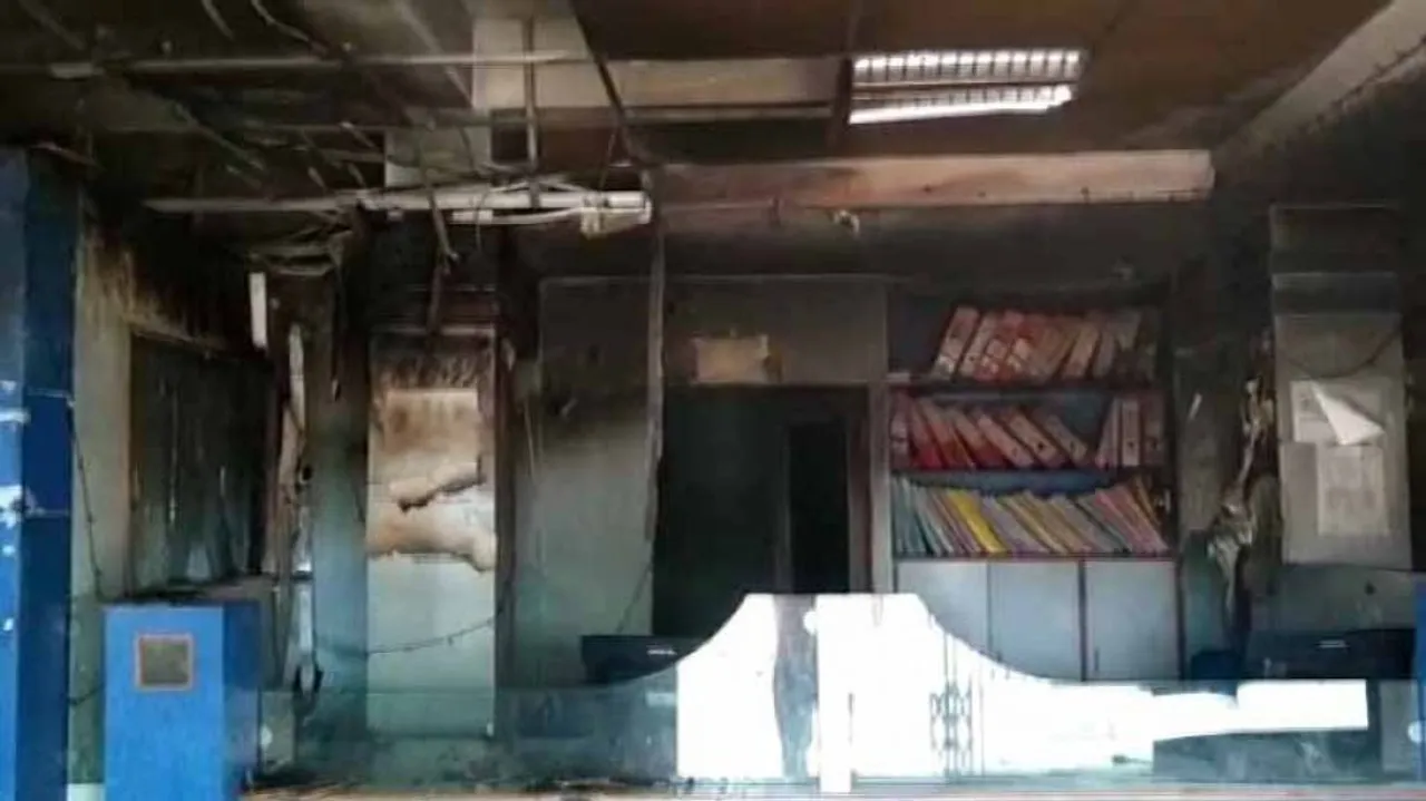 ବ୍ୟାଙ୍କରେ ଅଗ୍ନିକାଣ୍ଡ: ଜଳିଗଲା କମ୍ପ୍ୟୁଟର ଓ ଆସବାବପତ୍ର