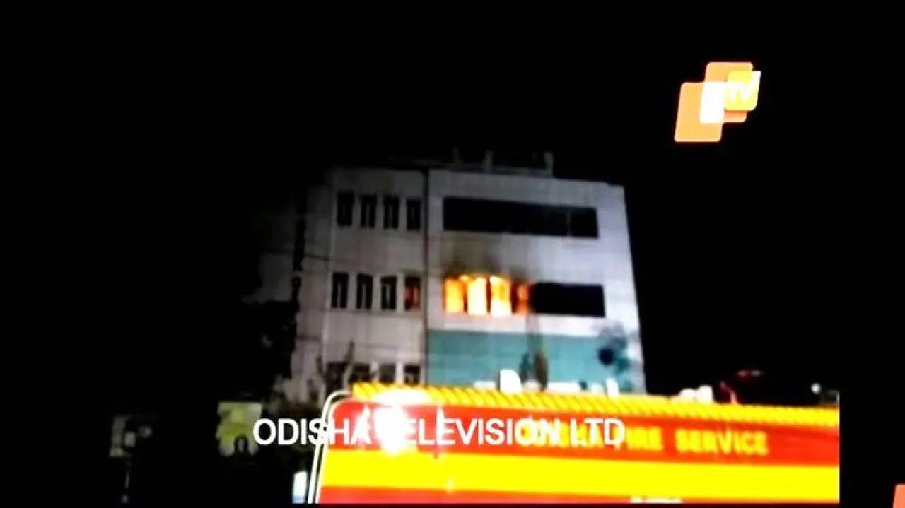 ମଧ୍ୟରାତ୍ରିରେ ବ୍ୟାଙ୍କରେ ଲାଗିଲା ନିଆଁ