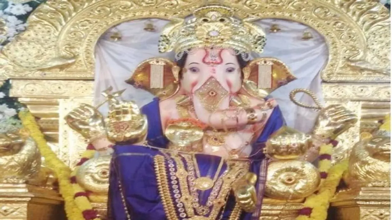 ଦେଖନ୍ତୁ ସୁନାରେ ଝଟକୁଛନ୍ତି ଗଣେଶ, ଜଗିଛି ଡ୍ରୋନ୍‌ କ୍ୟାମେରା