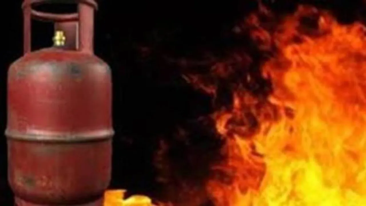 ଗ୍ୟାସ୍ ଲିକ୍ ଯୋଗୁ ଲାଗିଲା ନିଆଁ , ୬ ଗୁରୁତର