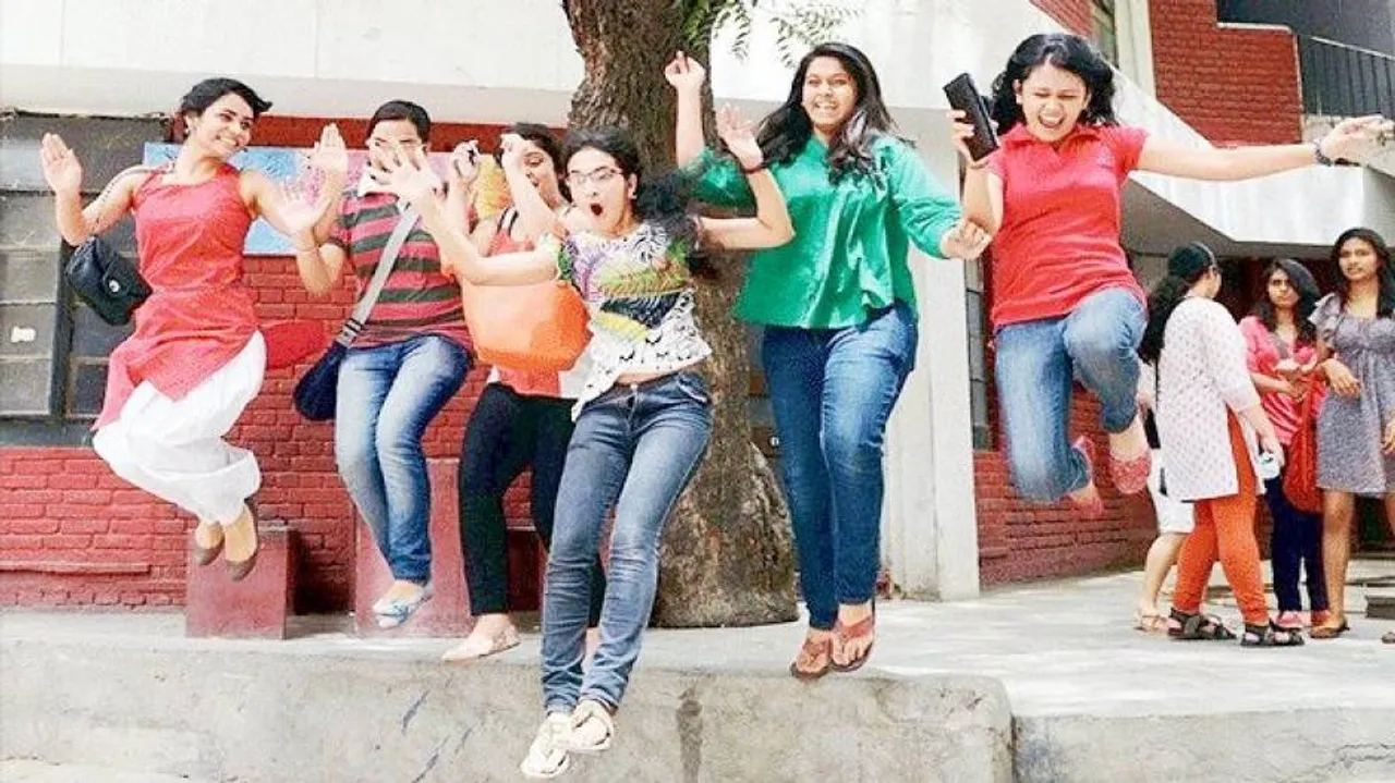 ମାଟ୍ରିକ୍‌ ପରୀକ୍ଷାରେ ଝିଅଙ୍କ ବାଜିମାତ୍‌