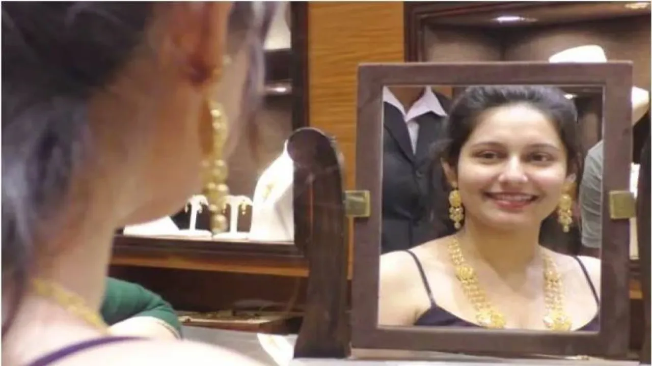 କମିଲା ସୁନା ଦର, ୮ ମାସରେ ୧୦ ହଜାର ଟଙ୍କା ଶସ୍ତା