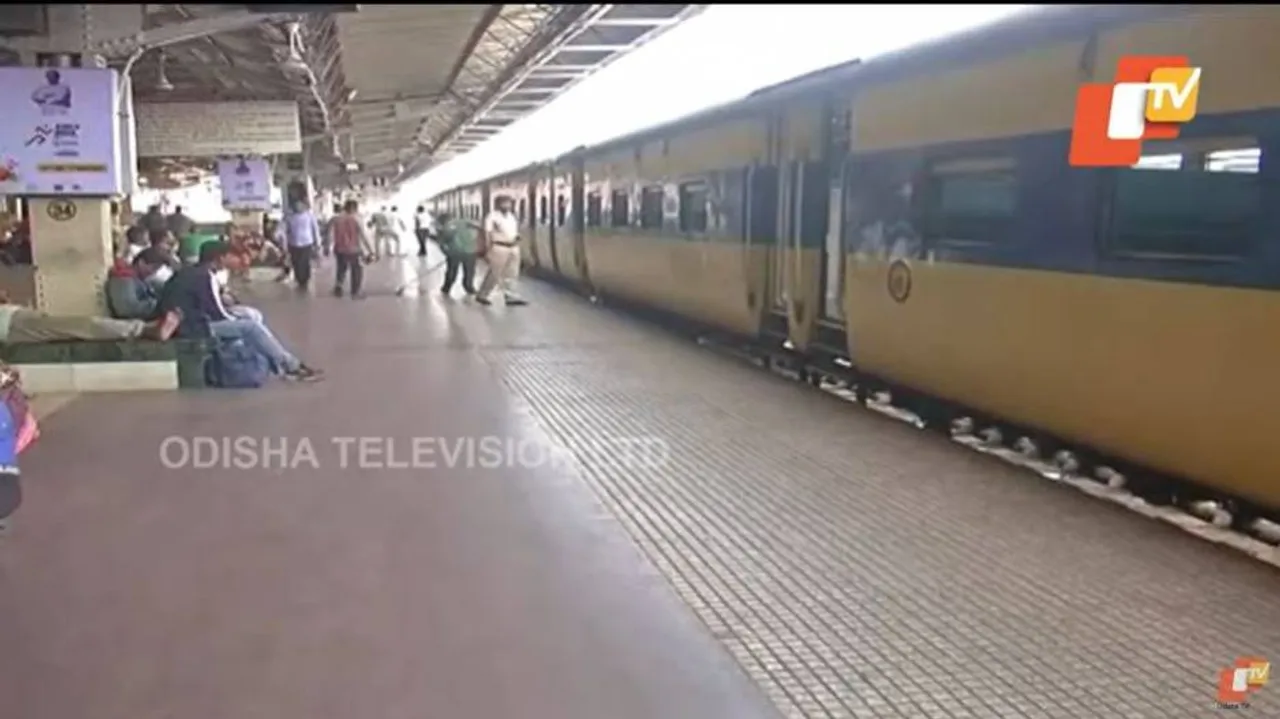ଭୁବନେଶ୍ୱର ଓ କଟକ ମଧ୍ୟରେ ଗଡ଼ିଲା ଜନସାଧାରଣ ସ୍ପେଶାଲ ଟ୍ରେନ୍