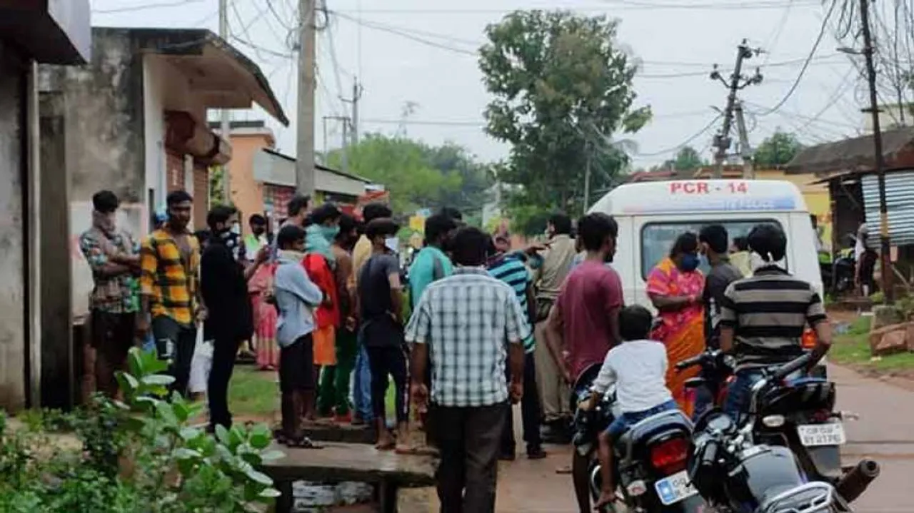 ଜଟଣୀରେ ଲଗାତର ୭ଟି ବୋମାମାଡ଼; ଘରର କାନ୍ଥ ଭାଙ୍ଗି ଚୁର୍‌ମାର; ୨ ଆହତ