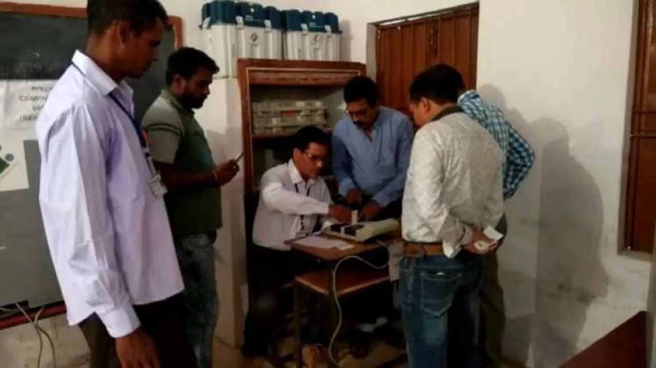 ଇଭିଏମ୍‌ରେ ତ୍ରୁଟି ଯୋଗୁ ବିଭିନ୍ନ କେନ୍ଦ୍ରରେ ମତଦାନ ବିଳମ୍ବ