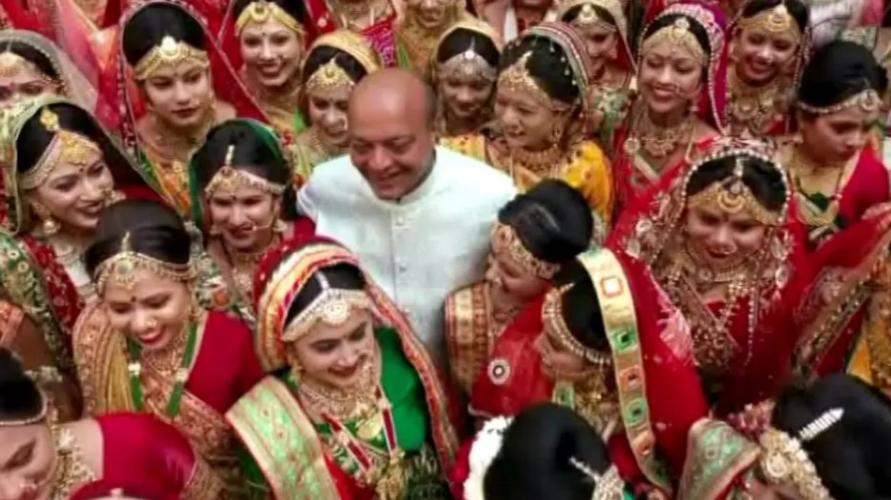 ଗଣବିବାହର ନୂଆ କାହାଣୀ ; ବାପଛେଉଣ୍ଡ ଝିଅଙ୍କ ବାପା ସାଜି ବାହାଦେଲେ ଶିଳ୍ପପତି