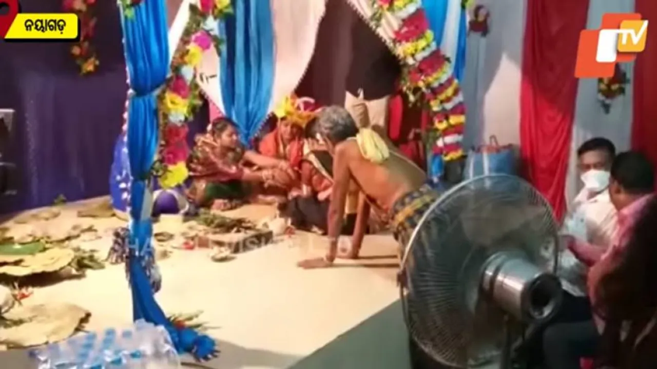 ବାହାହେବା ପାଇଁ ସରପଞ୍ଚ ଭୁଲିଗଲେ ଲକ୍‌ଡାଉନ୍‌ କଟକଣା