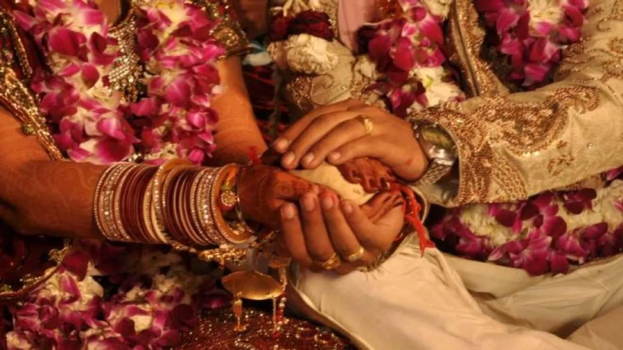 ଆପଣ ବିବାହ କରୁଛନ୍ତି କି ? ଅଯଥା ଖର୍ଚ୍ଚାନ୍ତରୁ ମୁକ୍ତି ପାଇଁ ଏହି ୭ଟି ଟିପ୍ସକୁ ଆପଣାନ୍ତୁ