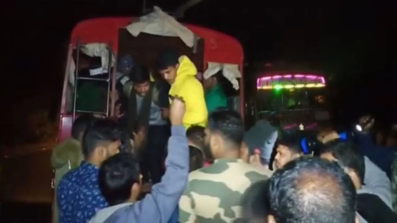 ରେଭେନ୍ସା କଲେଜ ଛାତ୍ରଛାତ୍ରୀଙ୍କ ପିକ୍‌ନିକ୍‌ ବସ୍ ଓଲଟିଲା