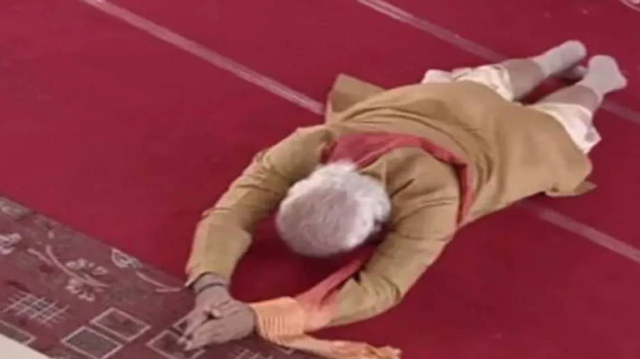 ରାମଲଲାଙ୍କୁ ଦର୍ଶନ କରି ସାଷ୍ଟାଙ୍ଗ ପ୍ରଣିପାତ ହେଲେ ମୋଦି