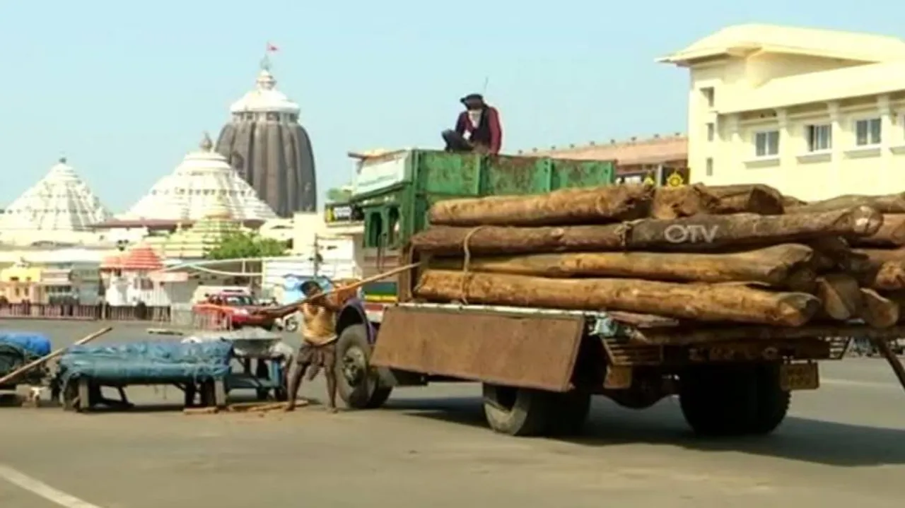 ରଥଯାତ୍ରା ପାଇଁ ପୁରୀରେ ପହଞ୍ଚିଲା ରଥକାଠ: ୨୬ରେ ଅନୁକୁଳ, ଲକ୍‌ଡାଉନ୍‌ ଅଡ଼ୁଆ