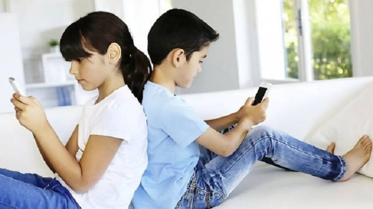 ସ୍ମାର୍ଟଫୋନ୍‌ ଆପଣଙ୍କ ପିଲାଙ୍କ ପାଇଁ ହେବ କାଳ! ଦୂରେଇ ରହନ୍ତୁ ନ ହେଲେ ଭୋଗିବେ ଏମିତି ଦୁର୍ଦ୍ଦଶା