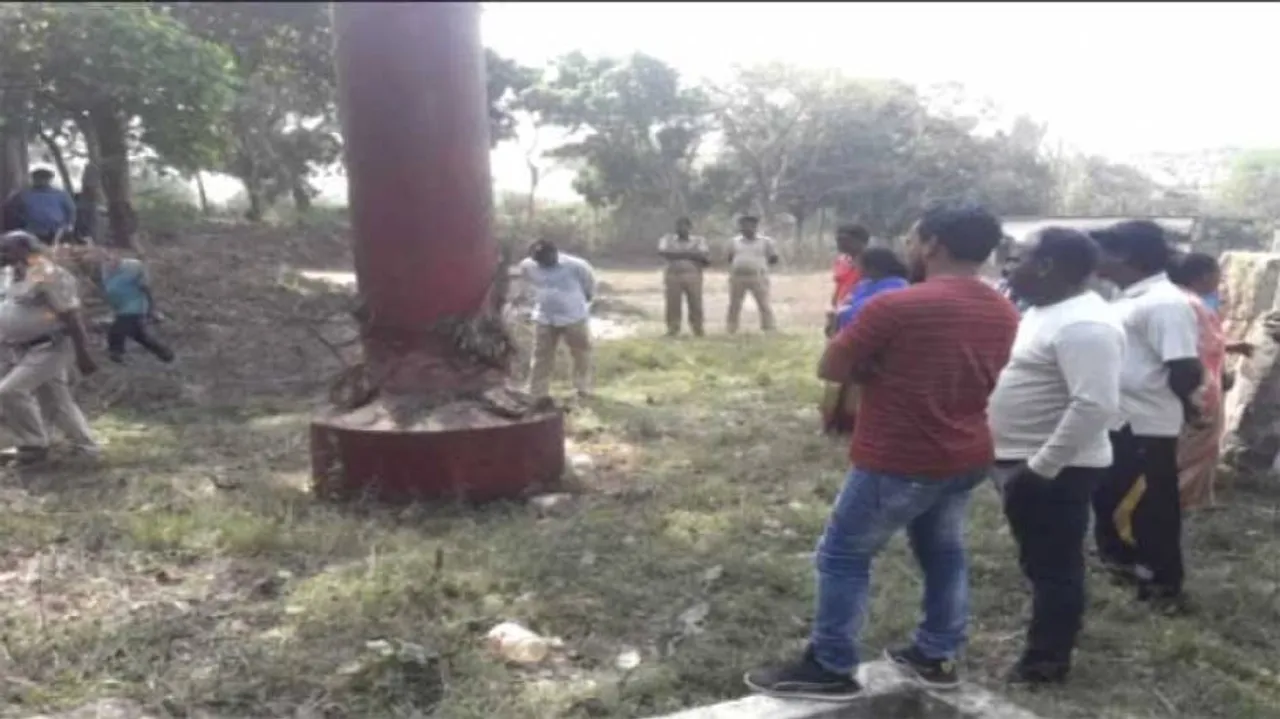 ସହିଦ ସ୍ତମ୍ଭ ଚାରିକଡୁ ମିଳିଲା ୧୦ଟି କଟା ହାତ ପାପୁଲି