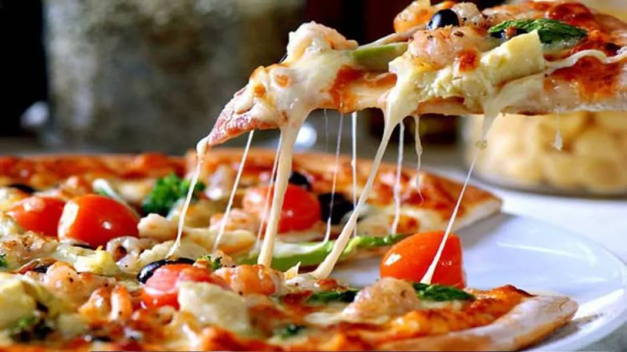 ଜାଣନ୍ତୁ କେମିତି ତିଆରି ହୁଏ 'ଚିଜ୍‌ ପିଜ୍ଜା' | Cheese Pizza