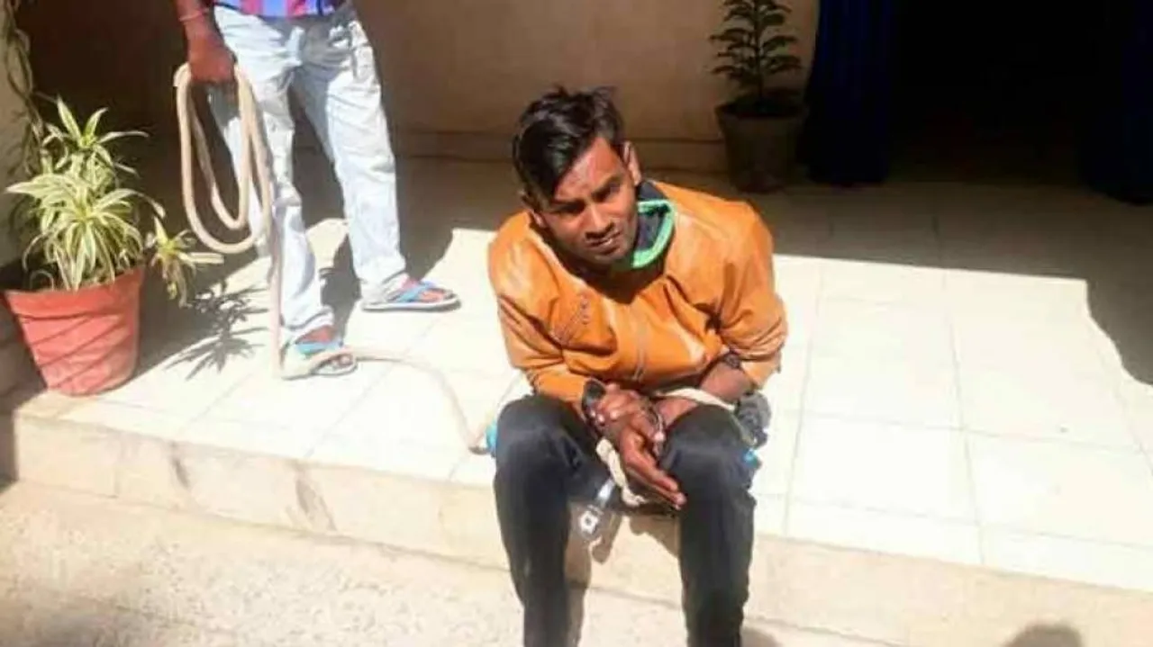 ପୁଲିସକୁ ଚକ୍‌ମା ଦେଇ ନଦୀକୁ ଡେଇଁ ପଡ଼ିଲା ଗିରଫ ଯୁବକ