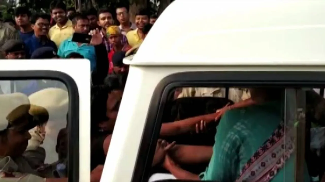 ଦୁଇ ଭଉଣୀଙ୍କୁ ଜୋର ଜବରଦସ୍ତ ଉଠାଇ ନେଲା ପୁଲିସ